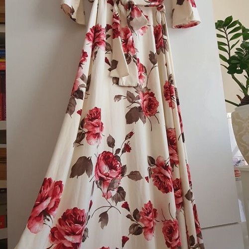 Maxi dress with flowers new, size M, colorful