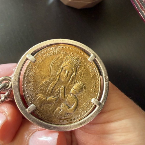 Collectible coin with the Pope in pendant like new