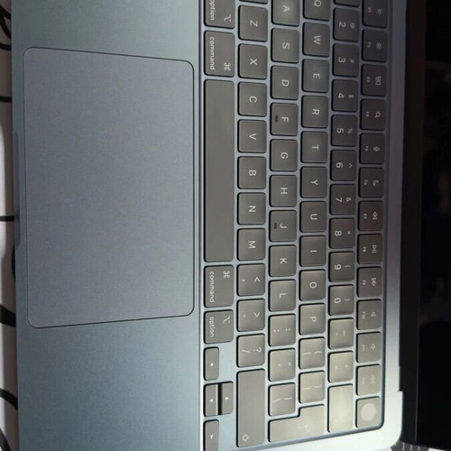 MacBook Air M2 2022 256GB like new with 96% battery health