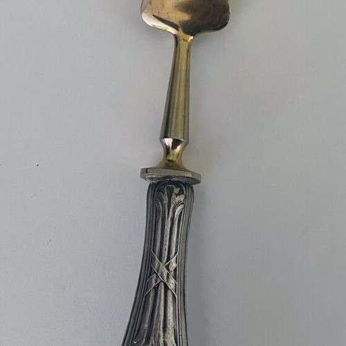 Vintage serving set of 3 pieces used with wear on one handle