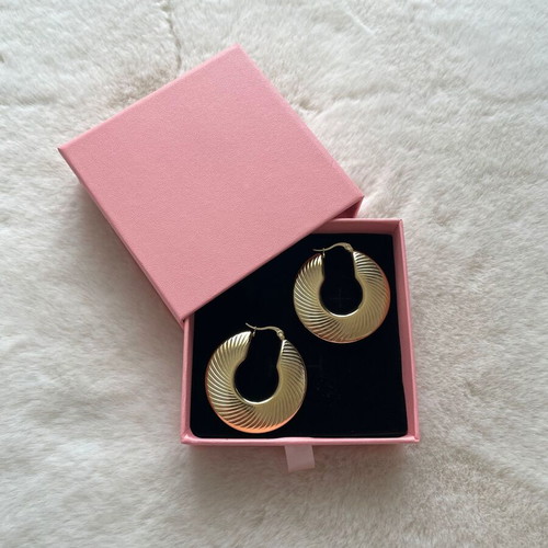 Women's gold earrings new, high quality