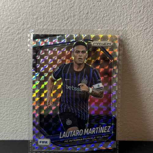 Lautaro Martinez Silver Mosaic Panini Prizm 2025/26 Card new