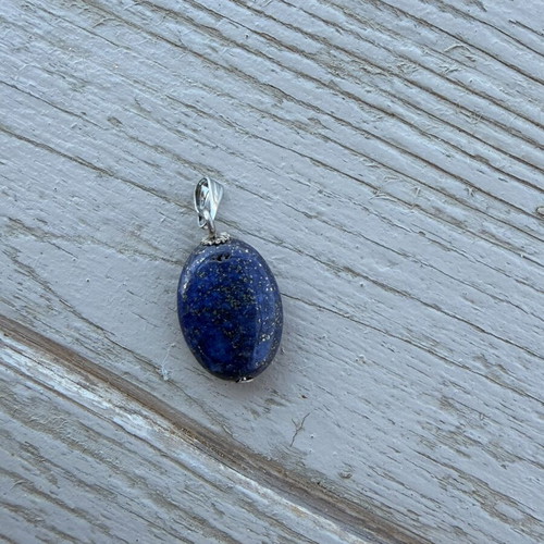 Pendant with lapis, like new, blue