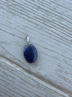 Pendant with lapis, like new, blue