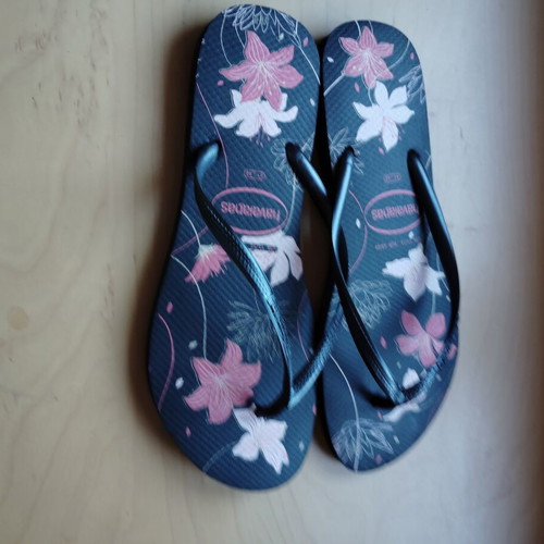 Havaianas women's flip flops new, size 41/42, black and colorful