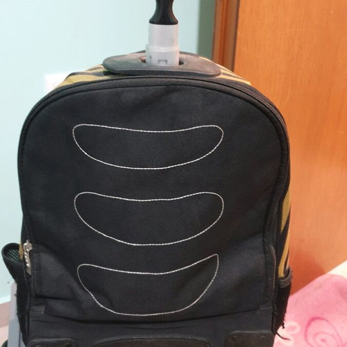School bag used in good condition