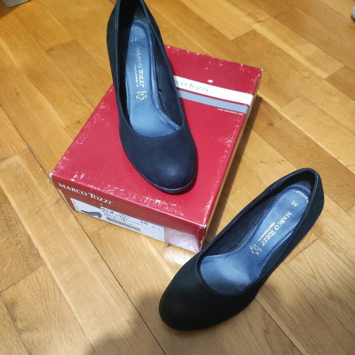 Marco Tozzi leather pumps size 38 like new black
