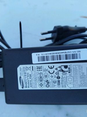 Samsung 19v power adapter used
