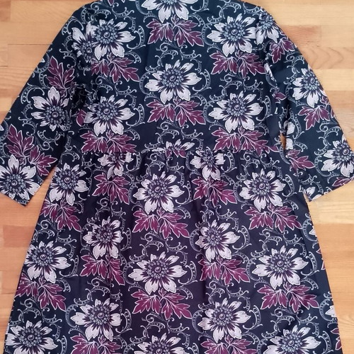 Floral satin polyester mini dress like new, size 12, black and burgundy
