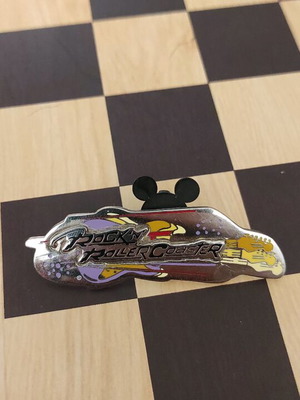 Rock 'n' Roller Coaster Aerosmith Disney pin like new, multicolor