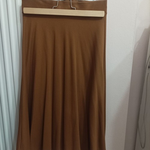 Tabba skirt like new, size XS, brown