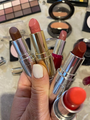 Makeup and cosmetics set like new