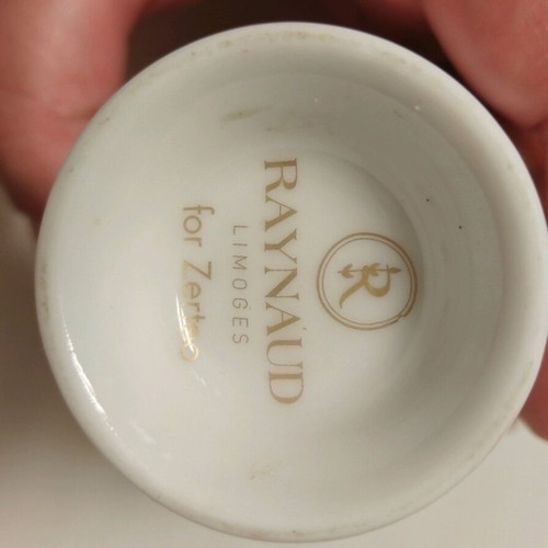 Vintage collectible Raynaud Limoges egg for Zerteo like new