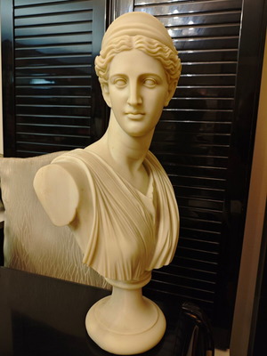 Female Ancient Greek Bust 50cm like new