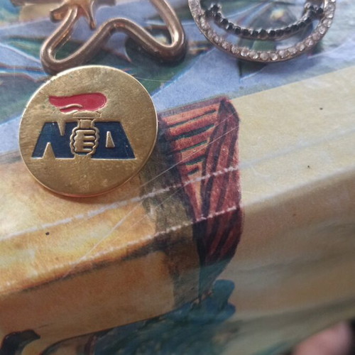 Fashion pins set of 3 used, yellow and gold colors