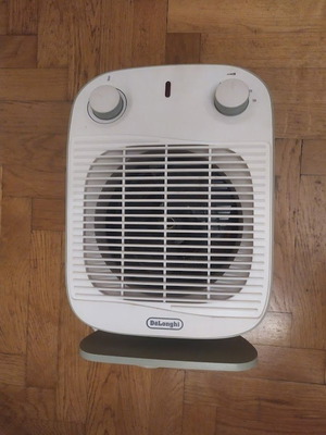 Αερόθερμο δωματίου/μπάνιου δαπέδου Delonghi HFS50B20.GR 2000W σαν καινούργιο αδιάβροχο