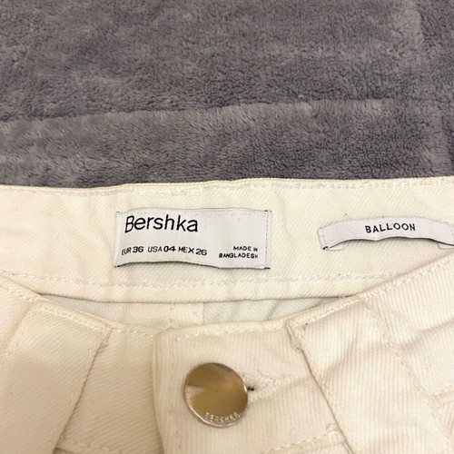 Bershka denim pants with hand-sewn beads, like new, white