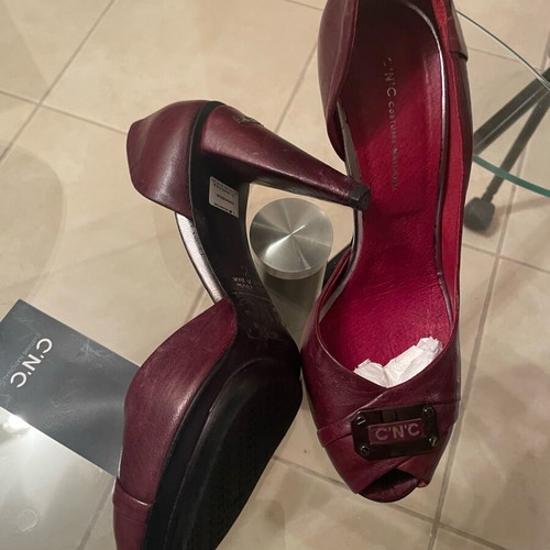 C’N’C’ Leather Pumps new, No 37, burgundy color