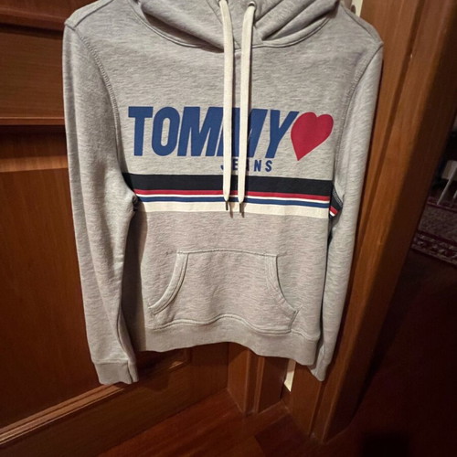 Tommy Hilfiger collectible hoodie like new, multicolor