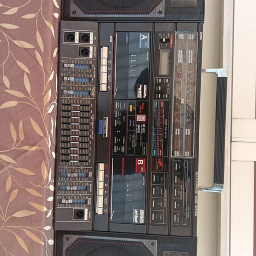 Vintage Sping Boombox multi-purpose music system like new