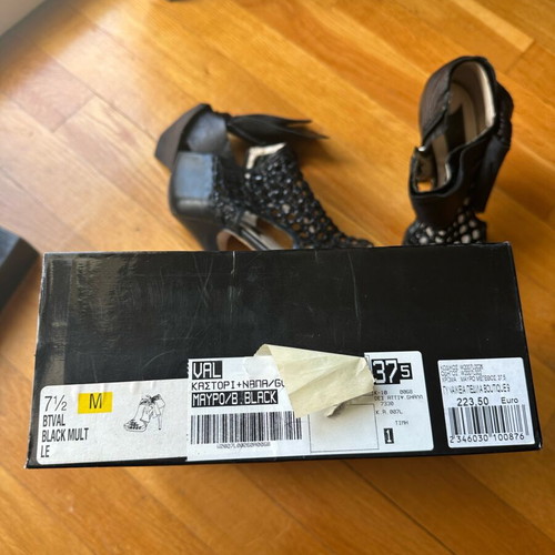 Leather unique ankle boot Boutique 9 no 38 with 11cm heel like new, black