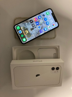 iPhone 11 128GB like new, white, Apple iOS