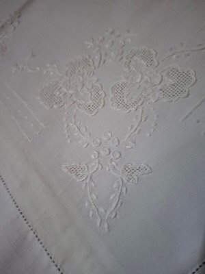 Vintage cotton Oxford pillowcases, set of 2, embroidered