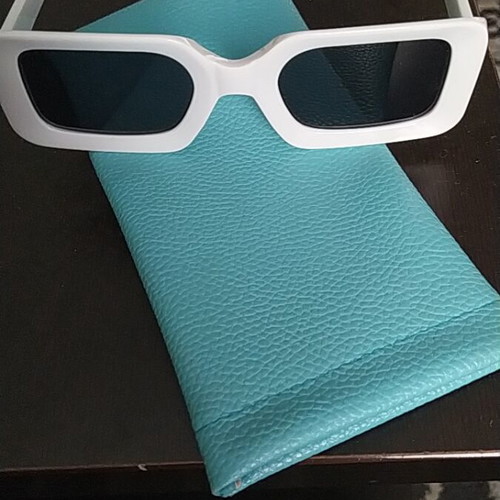 White sunglasses like new