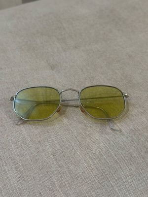 Sunglasses used with light yellow lens