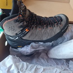Salewa shoes size 42, new