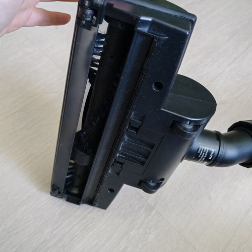 Sang JC601 vacuum cleaner used with Xavax brush