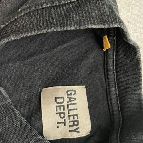 Gallery Dept Tee oversized used, size M, black and red