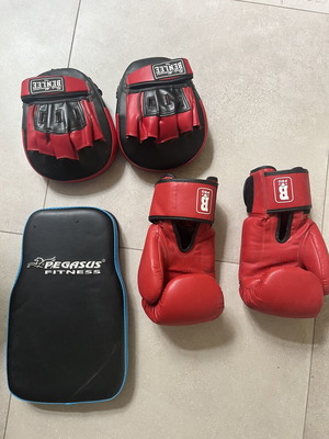 Boxing γάντια και αξεσουάρ σαν καινούργιο