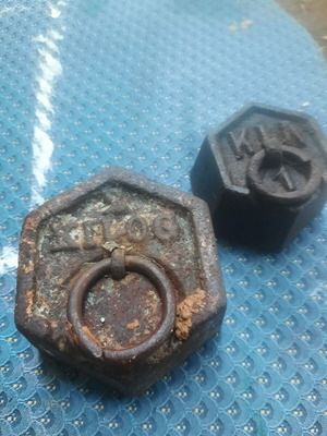 Weights 1 kilo and 2 kilos