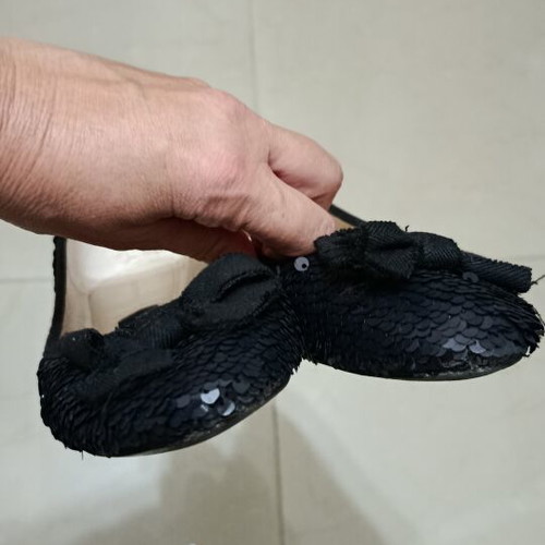 Zara Women black sequin ballerina flats with bow, size 37