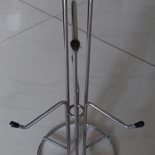 Metal mug holder used 14x29