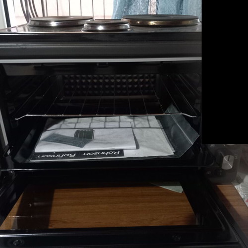 Oven with 3 burners new for cooking