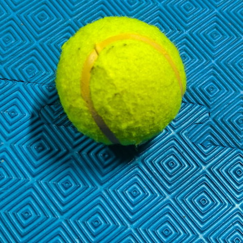Set of 2 balls like new