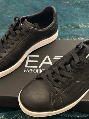 Emporio Armani sneakers size 42 like new, black