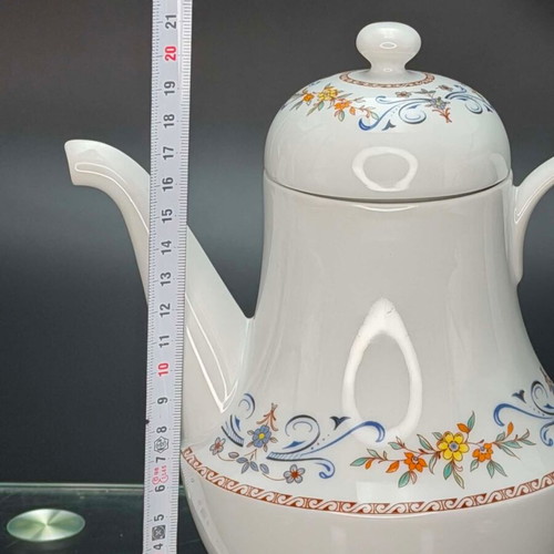 Vintage Ionia Porcelain Teapot like new, height 21 cm