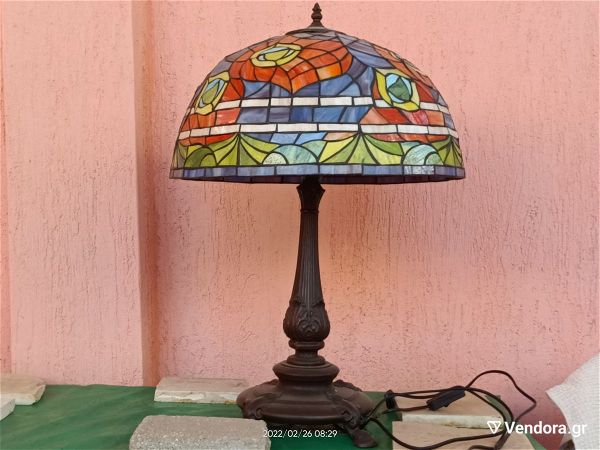  "Tifanny's table lamp"