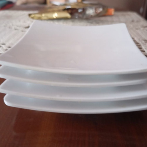 Square dessert plates set of 4 used, melamine plastic