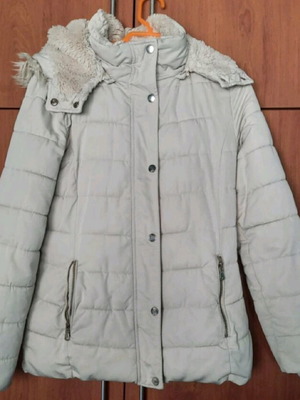 Stradivarius women's beige jacket size M like new with hood