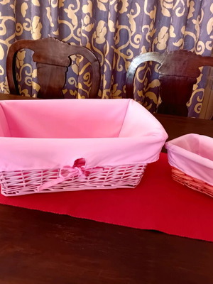 Wicker baskets like new, pack of two with fabric lining