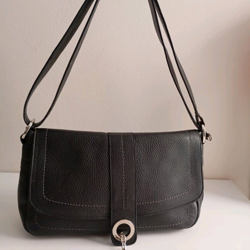 Lamarthe crossbody bag like new, black