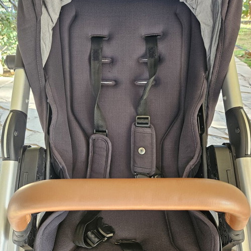 Mutsy i2 Baby Stroller like new with extras