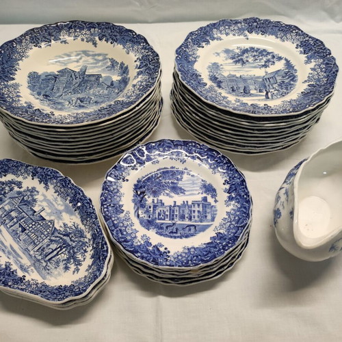 Romantic England 38-Piece Dinnerware Set used, J. & G. Meakin