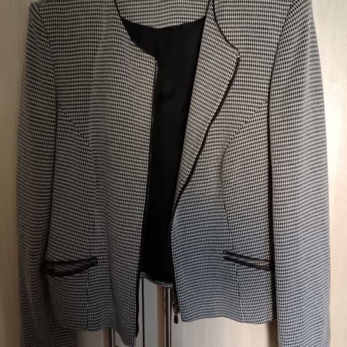 Women's black and white jacket like new