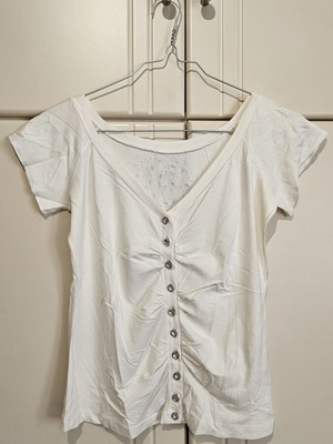 Esther's T-shirt with buttons, white and silver