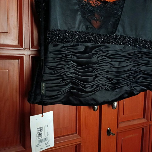 Luxury evening top made in Italy new, black with sequins and lace